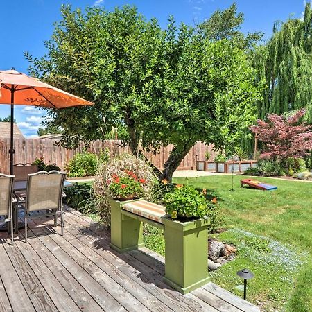 Central Medford Family Retreat With Large Yard! Bagian luar foto