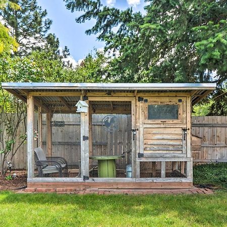 Central Medford Family Retreat With Large Yard! Bagian luar foto