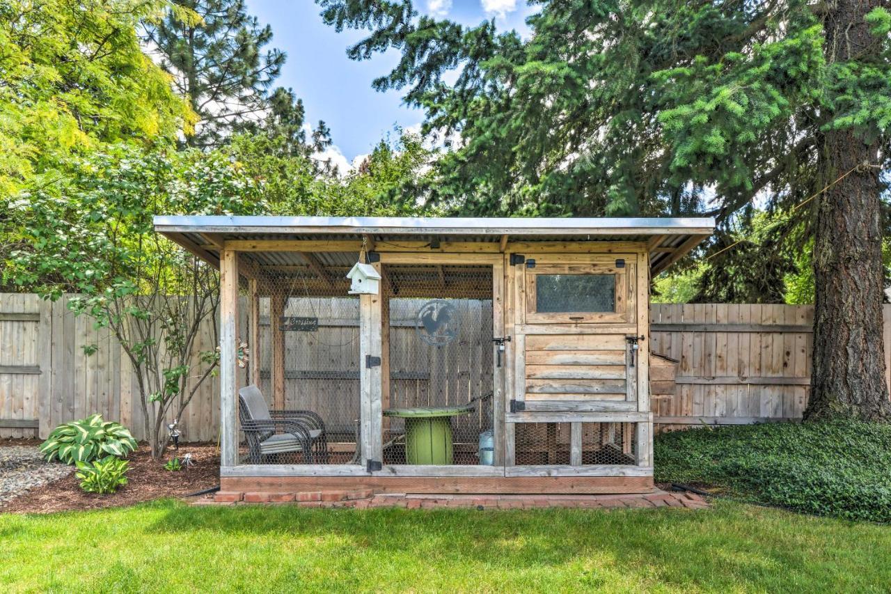 Central Medford Family Retreat With Large Yard! Bagian luar foto