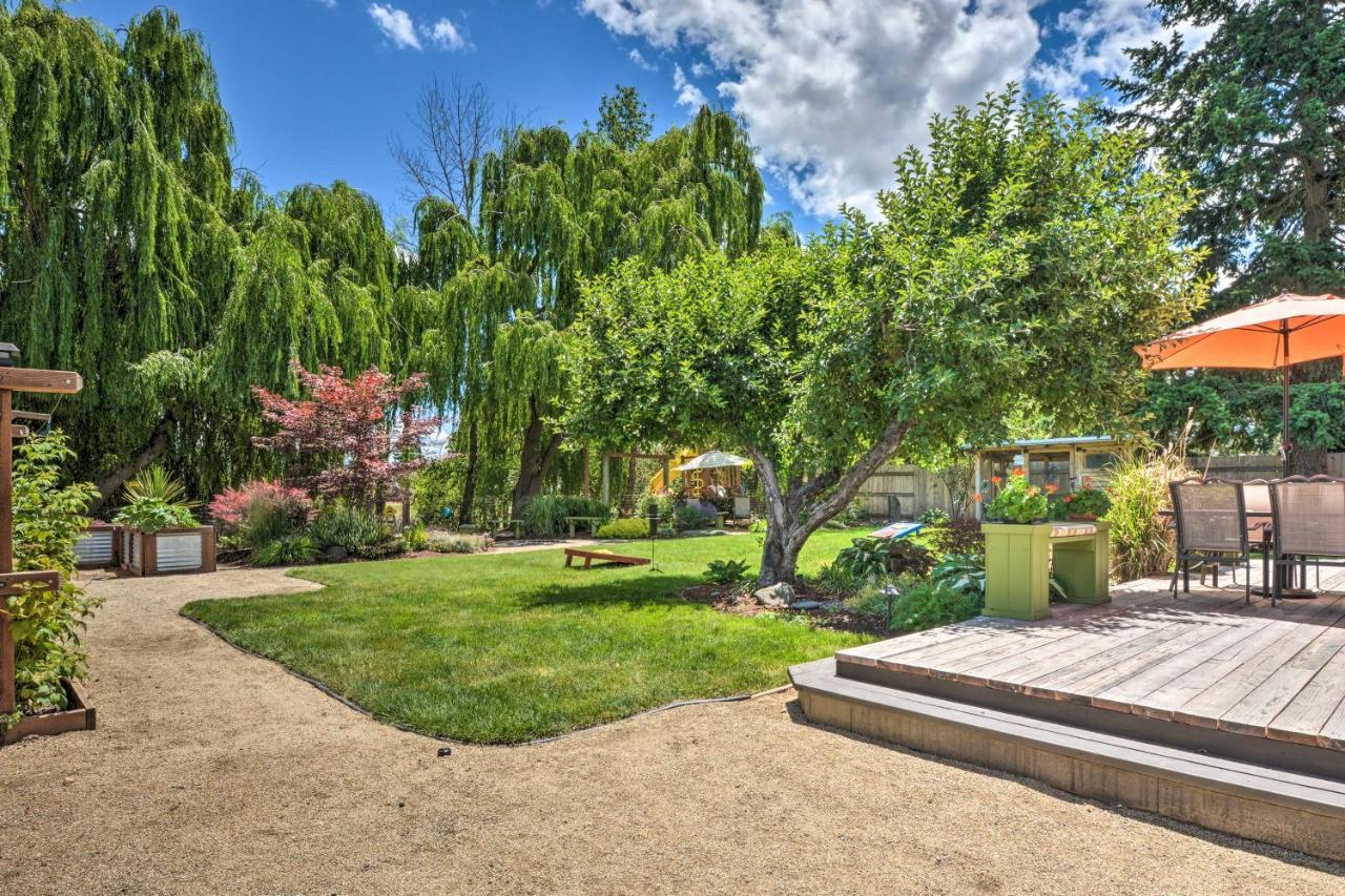 Central Medford Family Retreat With Large Yard! Bagian luar foto